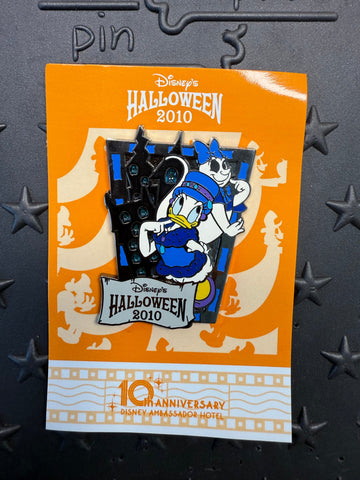 TDL- DIS Ambassador Hotel 10th Anniversary & 2010 Halloween Pin Daisy Duck
