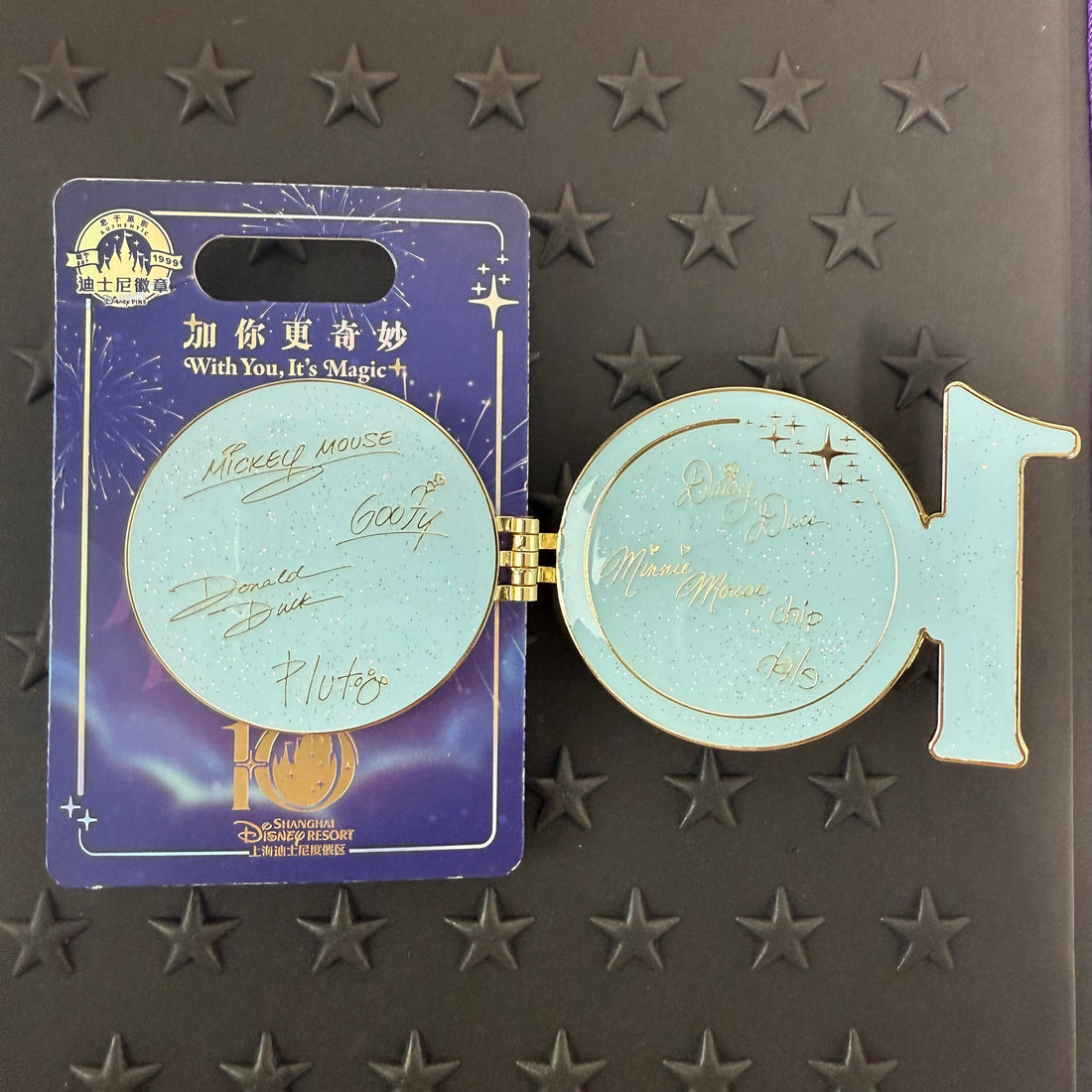 SHDL - 10th Anniversary Mickey and Friends Autograh Book
